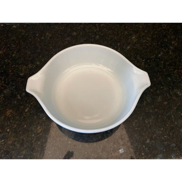 Pyrex Snowflake Garland Cinderella Round 1 Pint Casserole Dish, White on Blue, - Picture 6 of 9